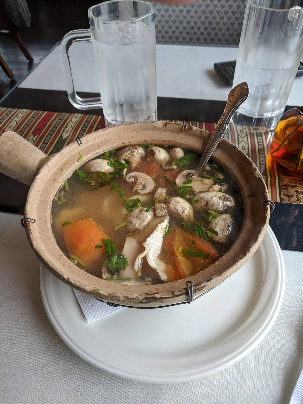 Sala Thai | restaurant | 1614 NW 23rd St, Oklahoma City, OK 73106, USA | 4055288424 OR +1 405-528-8424