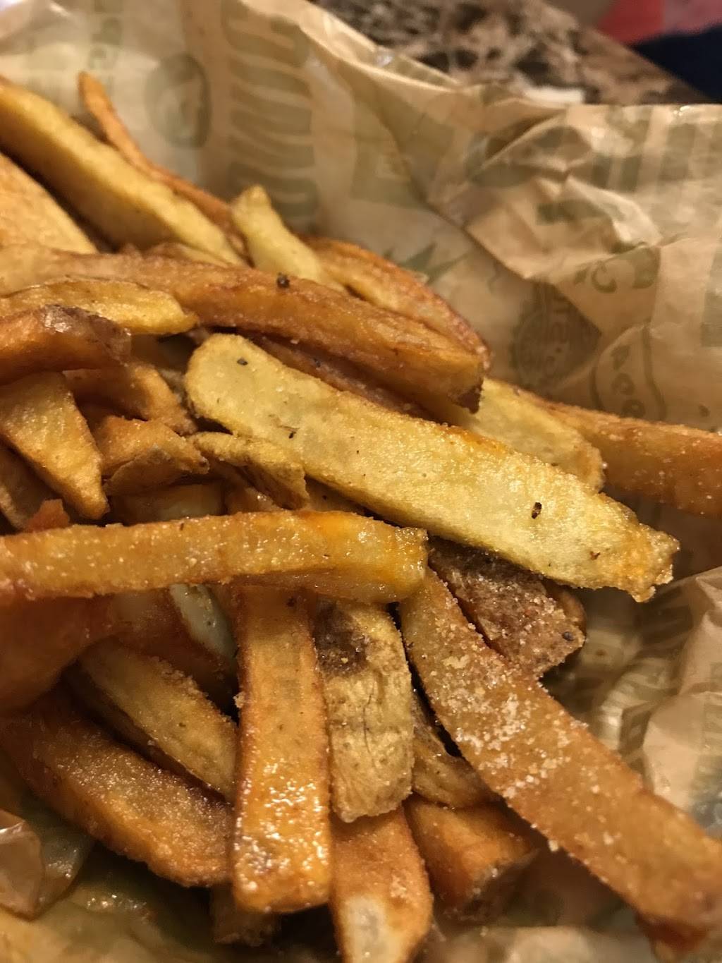 Wingstop | restaurant | 500 Roosevelt Rd, Chicago, IL 60607, USA | 3122650599 OR +1 312-265-0599