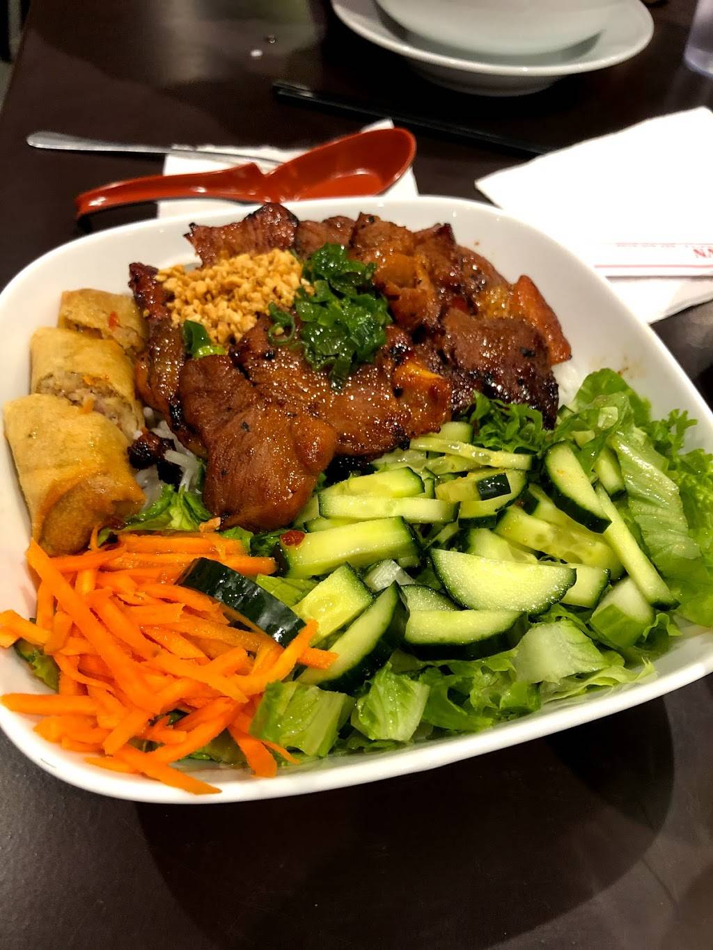 Pho Town | restaurant | 8788 Dempster Street, Niles, IL 60714, USA | 2249389789 OR +1 224-938-9789