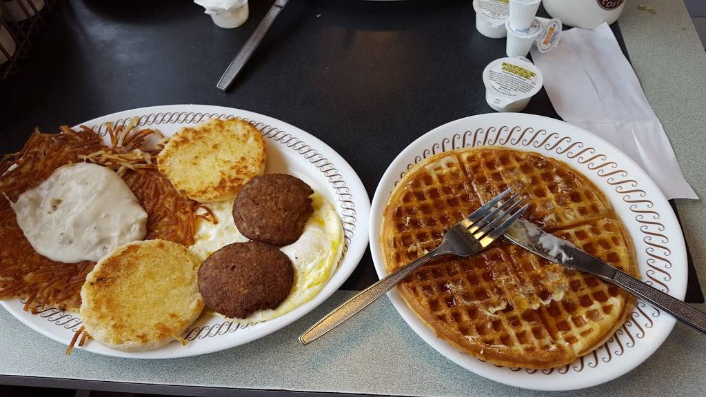 Waffle House | meal takeaway | 1131 W Pearce Blvd, Wentzville, MO 63385, USA | 6366399741 OR +1 636-639-9741