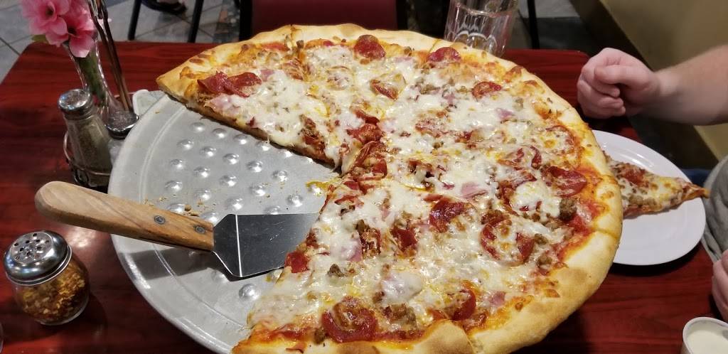 Pinos Pizza | restaurant | 365 King St, Keysville, VA 23947, USA | 4347360072 OR +1 434-736-0072