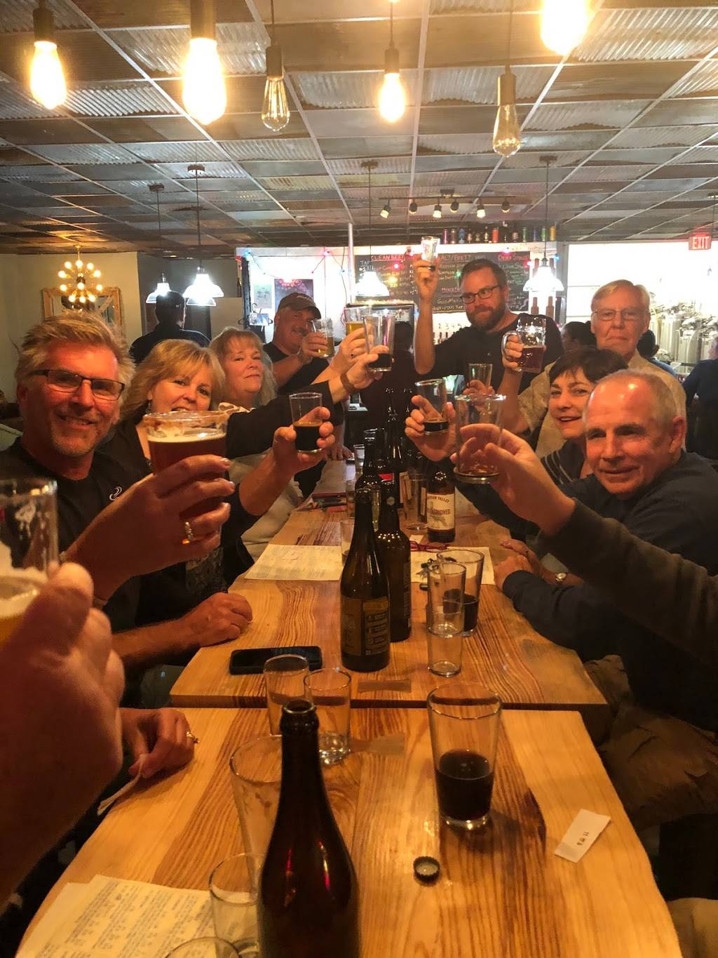 Eight-Foot Brewing | restaurant | 4417 SE 16th Pl, Cape Coral, FL 33904, USA | 2399842655 OR +1 239-984-2655