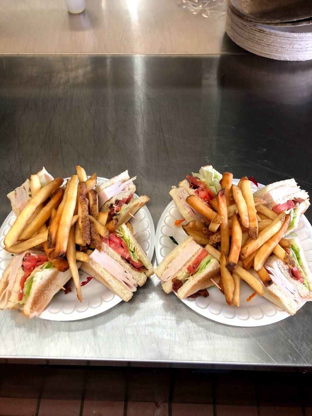 Jimmys Famous Beef & Seafood | restaurant | 71 High St, Danvers, MA 01923, USA | 9787749748 OR +1 978-774-9748