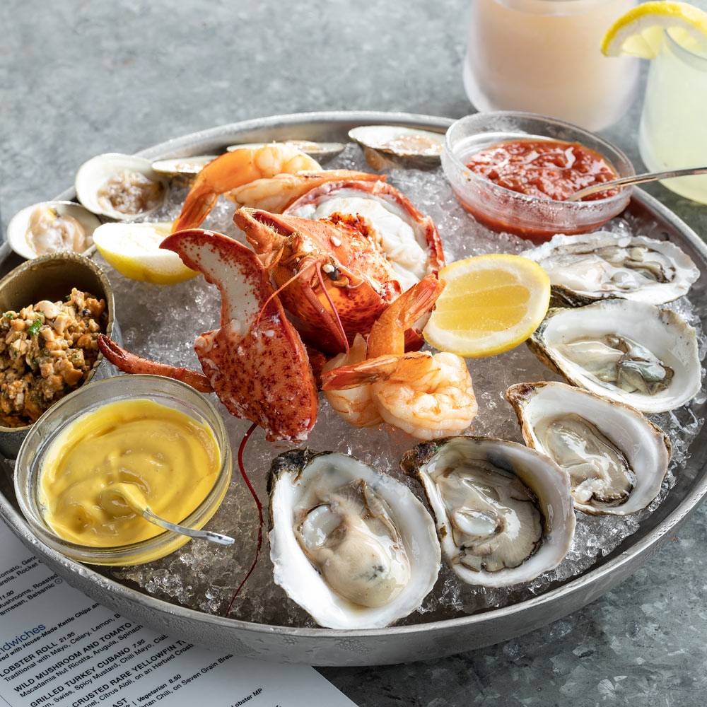 Reef Bar | restaurant | 1 Central Wharf, Boston, MA 02110, USA | 6177205115 OR +1 617-720-5115