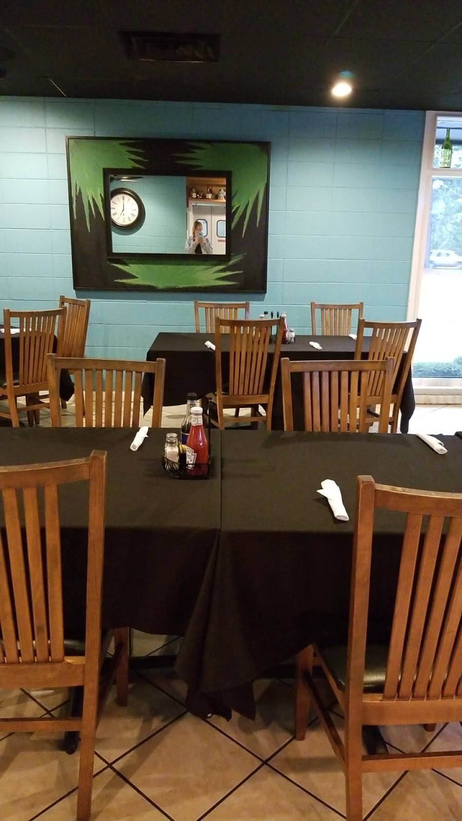 The Clubhouse Grill | restaurant | 160 Club Cir, Lake City, SC 29560, USA | 8433742582 OR +1 843-374-2582