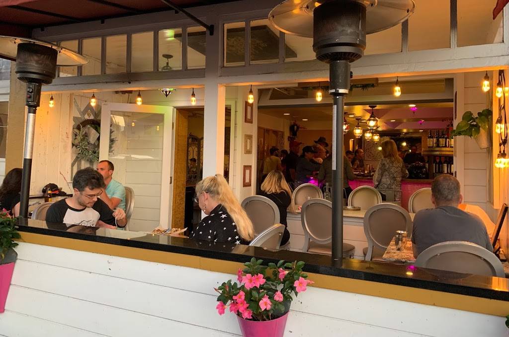 Curryosity | restaurant | 3023 Juniper St, San Diego, CA 92104, USA | 6192550660 OR +1 619-255-0660