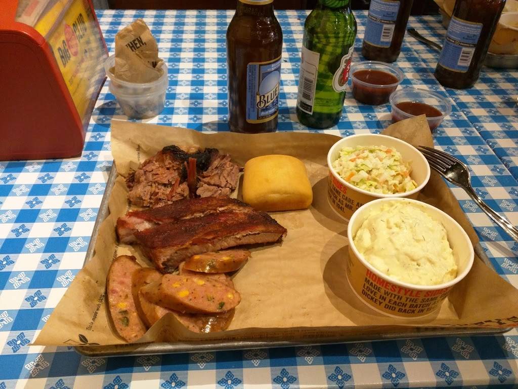 Dickeys Barbecue Pit | restaurant | 13403 Telegraph Rd, Whittier, CA 90605, USA | 5628464332 OR +1 562-846-4332