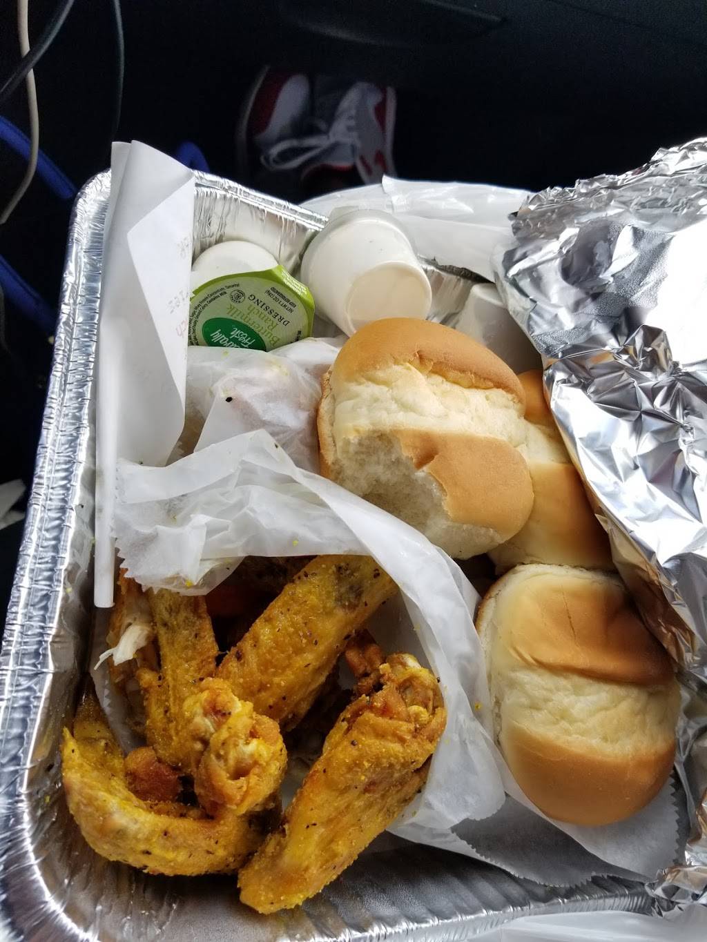 The Chicken Coop | restaurant | 210A N Memphis St, Holly Springs, MS 38635, USA | 6625512357 OR +1 662-551-2357