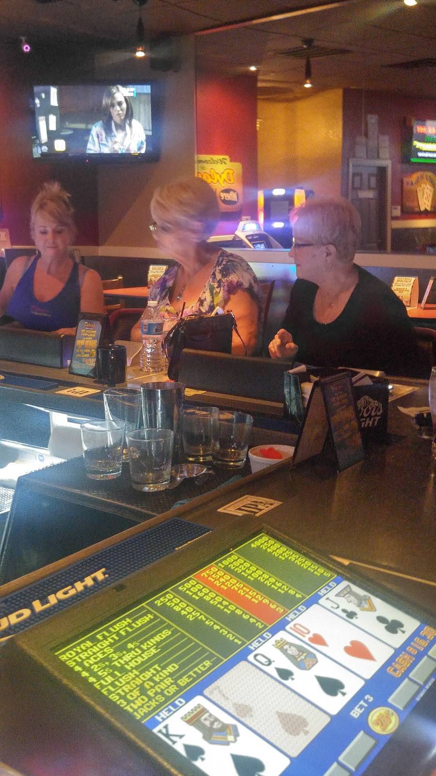 Dylans Grill and Pub | restaurant | 4401 E Sunset Rd, Henderson, NV 89014, USA | 7025471981 OR +1 702-547-1981