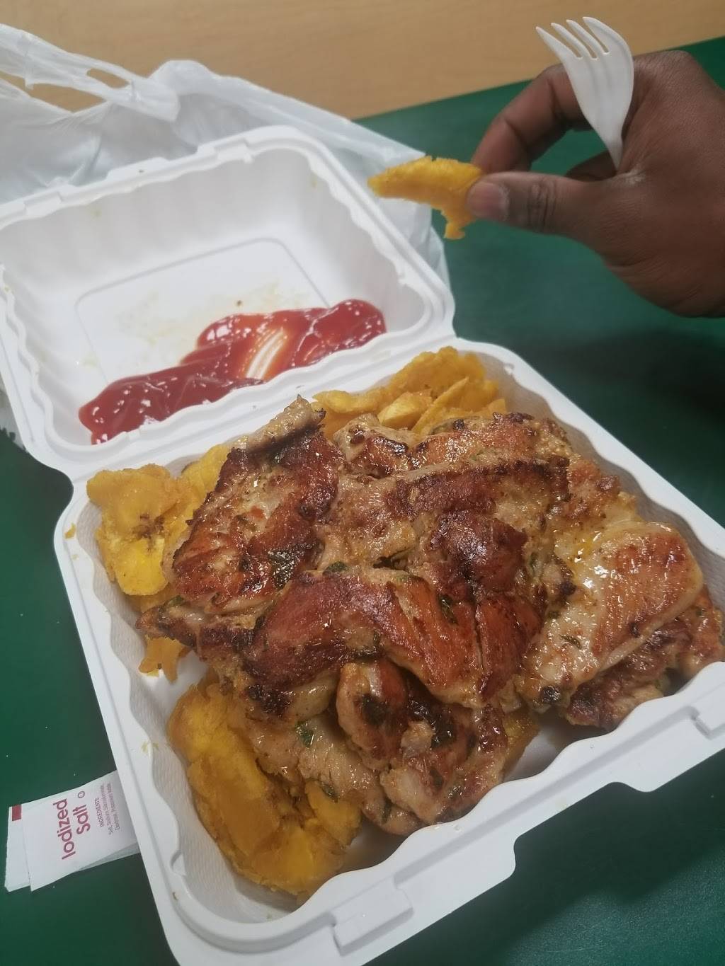 Eastern Carryout | meal takeaway | 8555 Piney Branch Rd, Silver Spring, MD 20901, USA | 3015887688 OR +1 301-588-7688