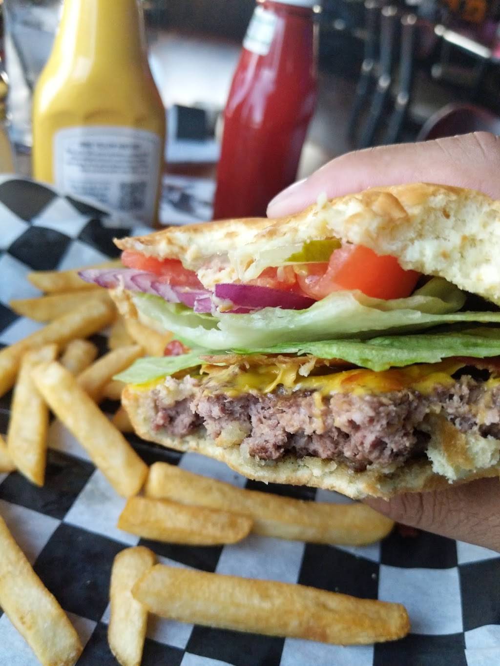 Korner House | restaurant | 2736 E Old Higgins Rd, Des Plaines, IL 60018, USA | 8472964165 OR +1 847-296-4165