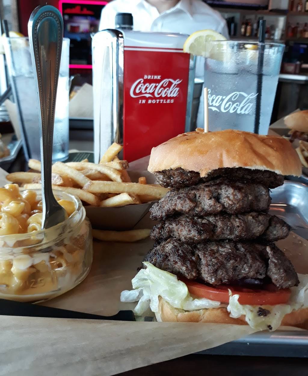 Crafty Burger N Tap | restaurant | 02352, Denver, NC 28037, USA | 7049661820 OR +1 704-966-1820