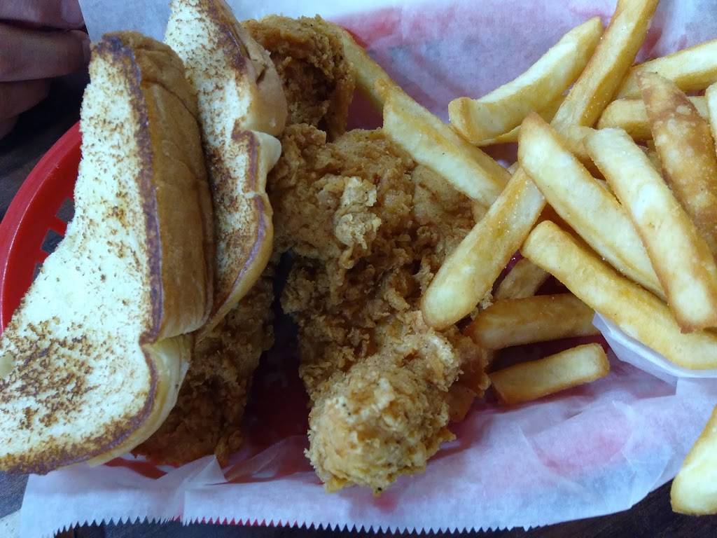 The Fishin Pig | restaurant | 6340, 1518 S Broadway St, Poplar Bluff, MO 63901, USA | 5737767442 OR +1 573-776-7442