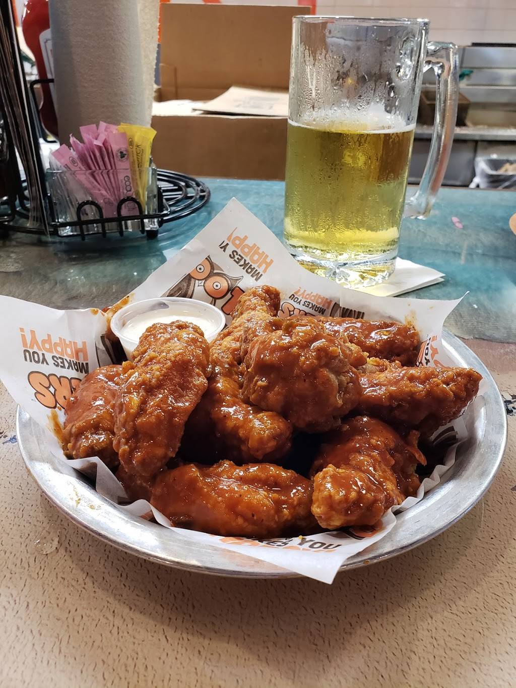 Hooters (Metairie) | meal takeaway | 4748 Veterans Blvd, Metairie, LA 70006, USA | 5048890160 OR +1 504-889-0160
