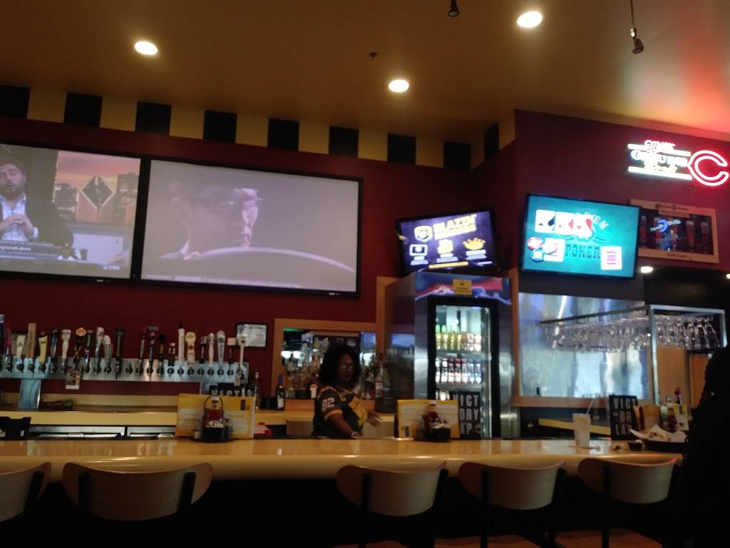 Buffalo Wild Wings | restaurant | 17510 Halsted St, Homewood, IL 60430, USA | 7089229453 OR +1 708-922-9453