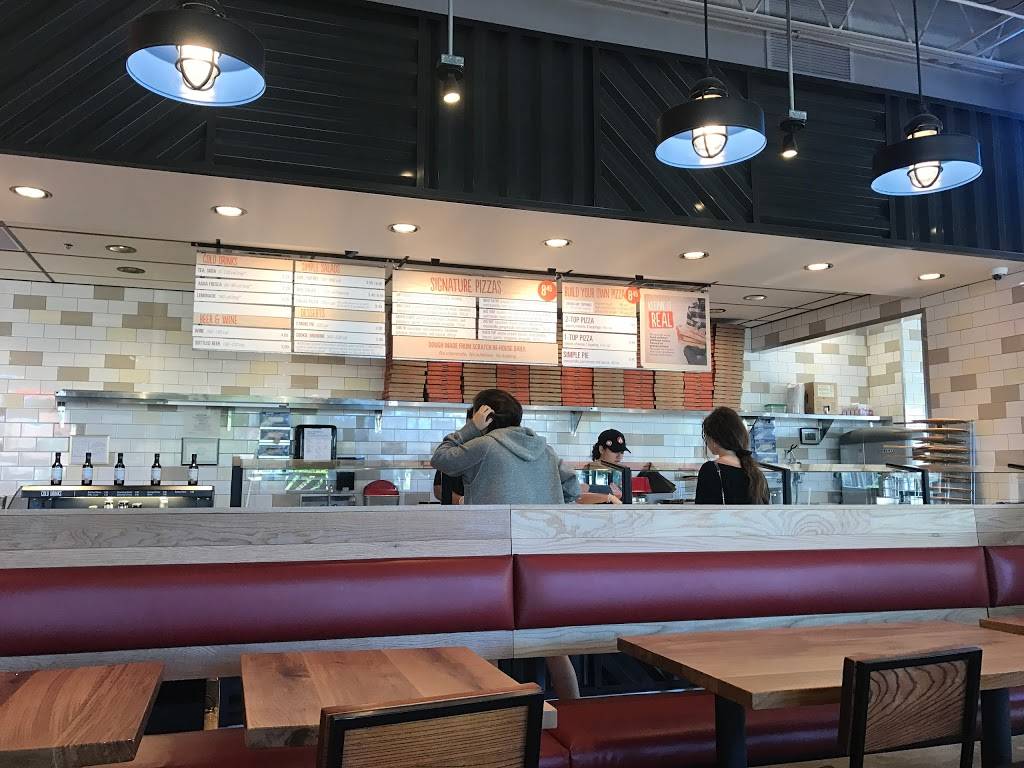 Blaze Pizza | meal takeaway | 600 Central Ave Ste 107, Highland Park, IL 60035, USA | 8472649261 OR +1 847-264-9261