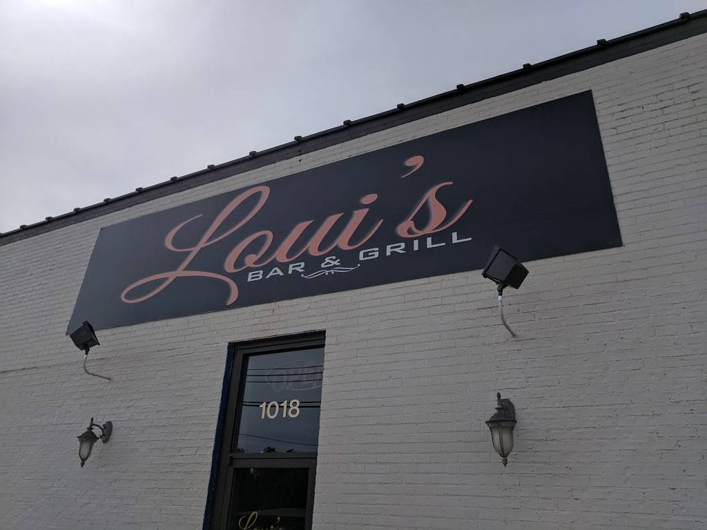 Louis Bar & Grill | restaurant | 1018 S College St, Winchester, TN 37398, USA | 9313135556 OR +1 931-313-5556