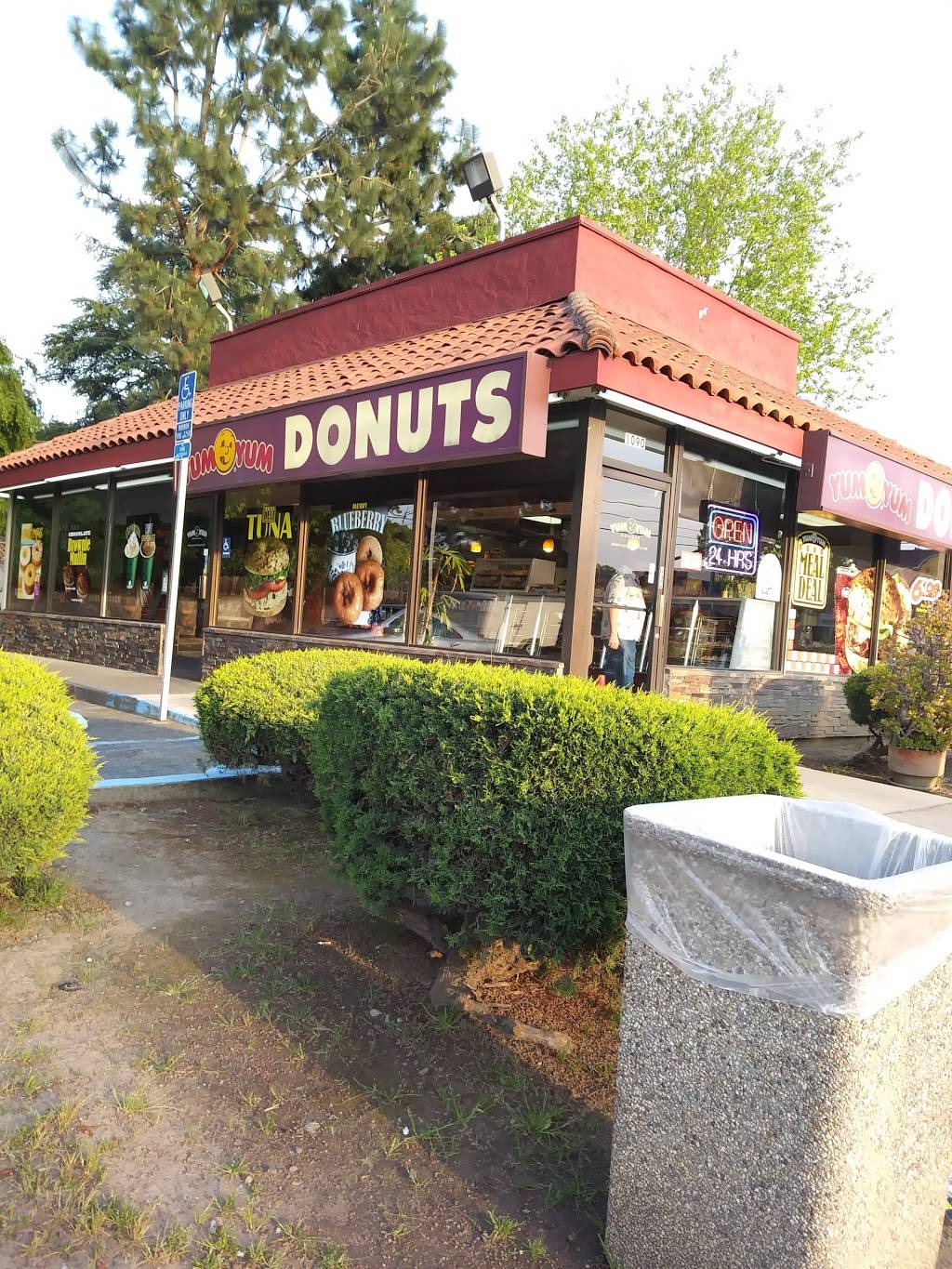Yum Yum Donuts | cafe | 1090 Meridian Ave, San Jose, CA 95125, USA | 4087239713 OR +1 408-723-9713
