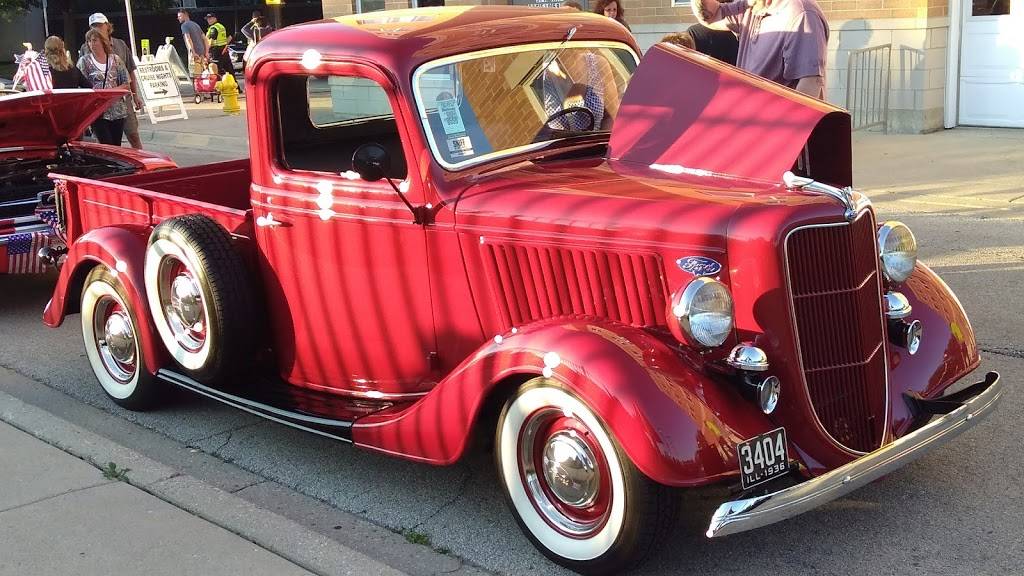 Praga Restaurant | restaurant | 229 W St Charles Rd, Lombard, IL 60148, USA | 6304950470 OR +1 630-495-0470