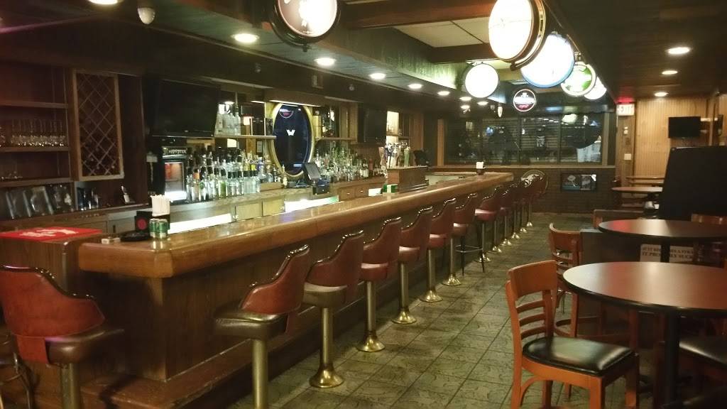 Callahans Irish Pubs | restaurant | 1061 Mahoning Ave, Warren, OH 44483, USA | 3303947200 OR +1 330-394-7200