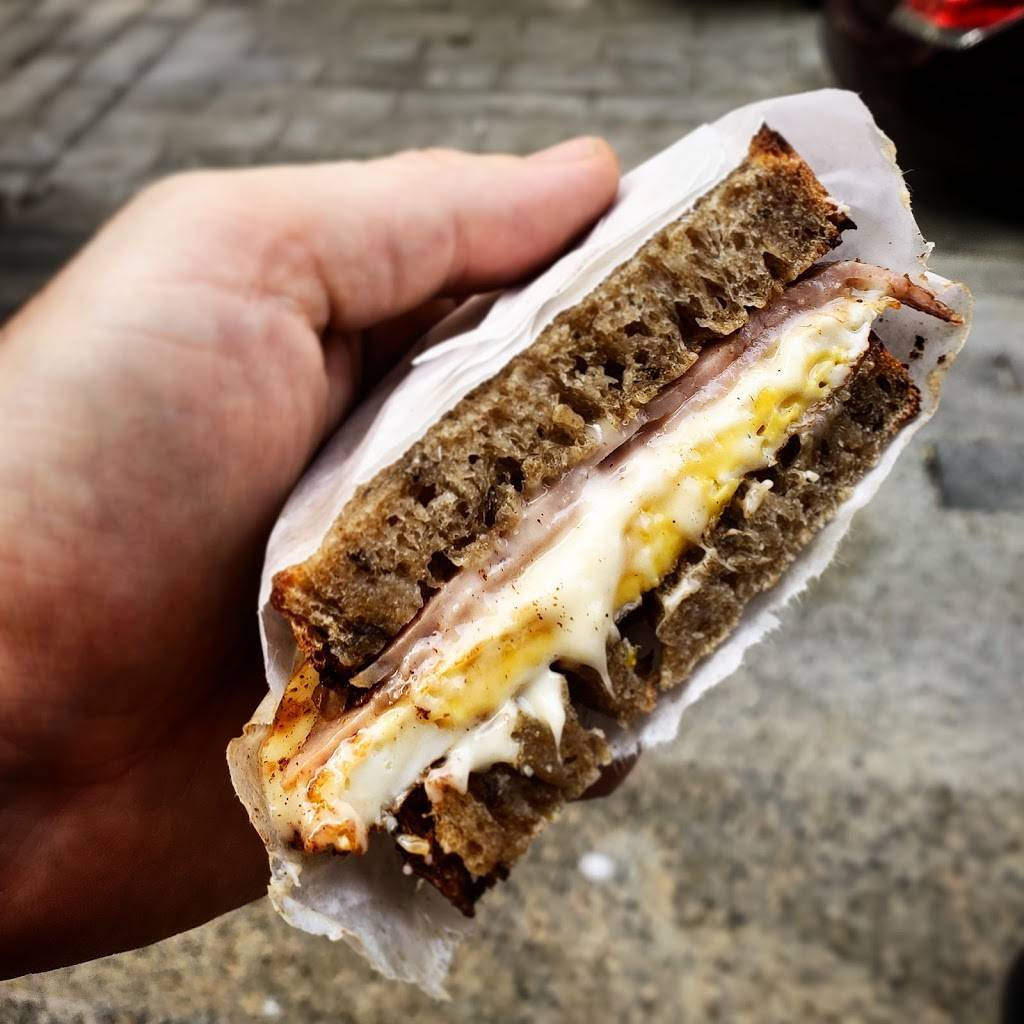 Joshuas Deli | restaurant | 44 Batterymarch St, Boston, MA 02110, USA | 6174517779 OR +1 617-451-7779