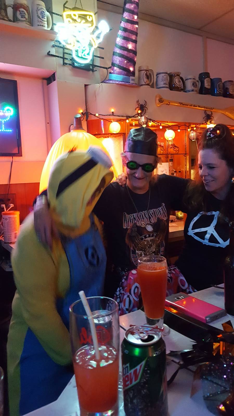 Shelbys Pub | restaurant | 401 N Main St, Loyal, WI 54446, USA | 7152558000 OR +1 715-255-8000