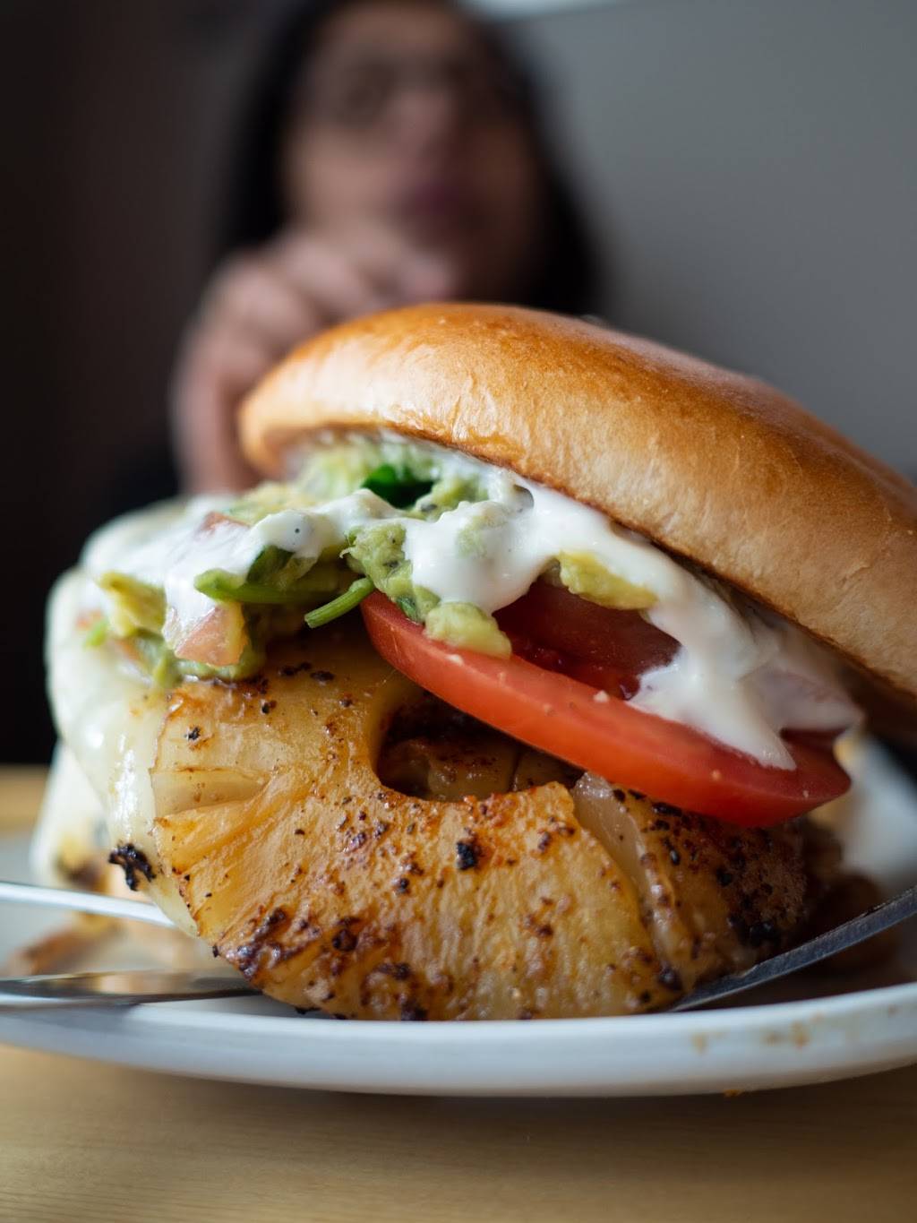 Crave Real Burgers | restaurant | 9344 Dorchester St, Highlands Ranch, CO 80129, USA | 7203443006 OR +1 720-344-3006