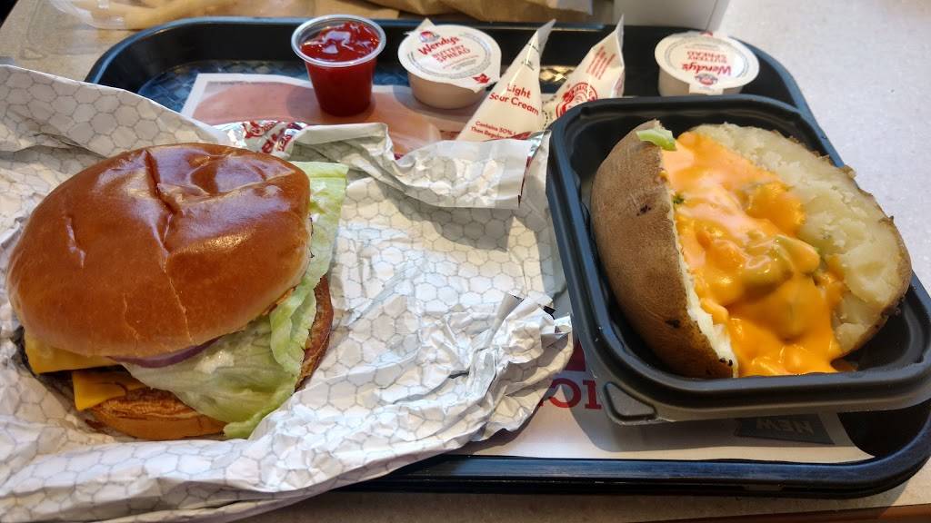 Wendys | restaurant | 2807 James L Redman Pkwy, Plant City, FL 33566, USA | 8137543150 OR +1 813-754-3150