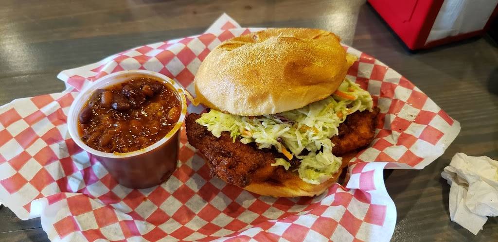 Ellie Lous Brews & BBQ | restaurant | 336 Moore Rd, Ocoee, FL 34761, USA | 4073479515 OR +1 407-347-9515