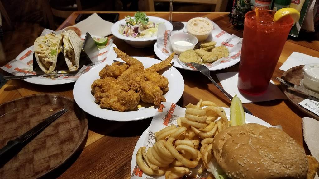 Hooters | restaurant | 2800 Gulf to Bay Blvd, Clearwater, FL 33759, USA | 7277974008 OR +1 727-797-4008