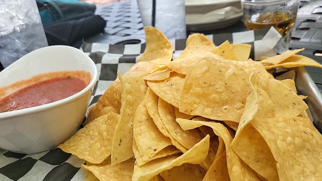 Furniture Factory Bar & Grill | restaurant | 7 Town Center Dr NW Suite 103, Huntsville, AL 35806, USA | 2569457391 OR +1 256-945-7391