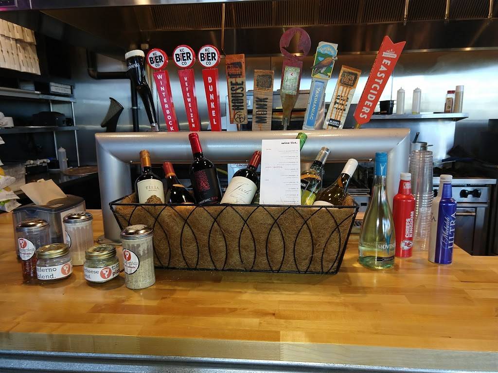 Toppd Pizza Lenexa Public Market | restaurant | 8750 Penrose Ln, Lenexa, KS 66219, USA | 9136777070 OR +1 913-677-7070