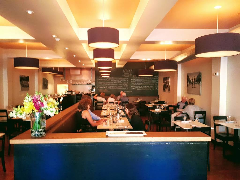 Restaurant Wellington | restaurant | 3629 Rue Wellington, Verdun, QC H4G 1T9, Canada | 5144191646 OR +1 514-419-1646