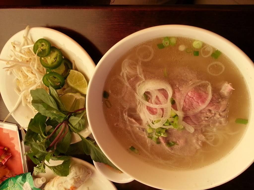 PHO HUNG VIETNAMESE CUISINE | restaurant | 20 Commerce Dr, Westover, WV 26501, USA | 3042925622 OR +1 304-292-5622