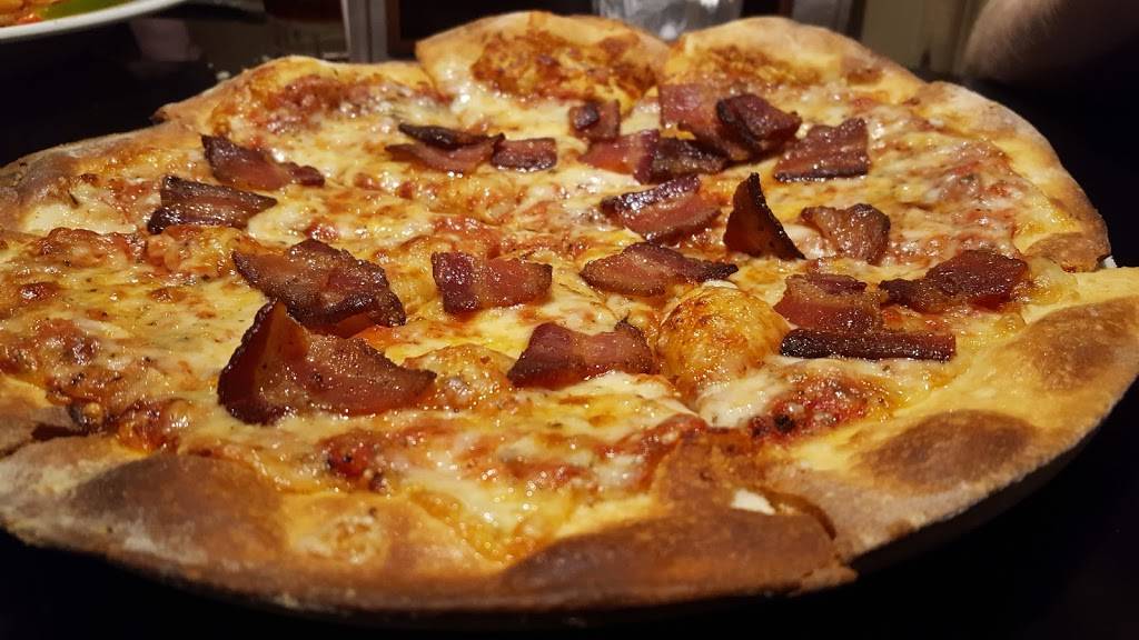 Malibu Grill | night club | 106 N Walnut St, Bloomington, IN 47404, USA | 8123324334 OR +1 812-332-4334