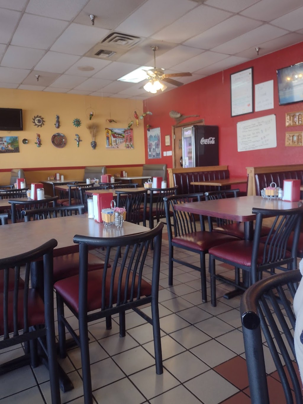El Chaparral Cafe | restaurant | 6560 Montana Ave, El Paso, TX 79925, USA | 9157717191 OR +1 915-771-7191