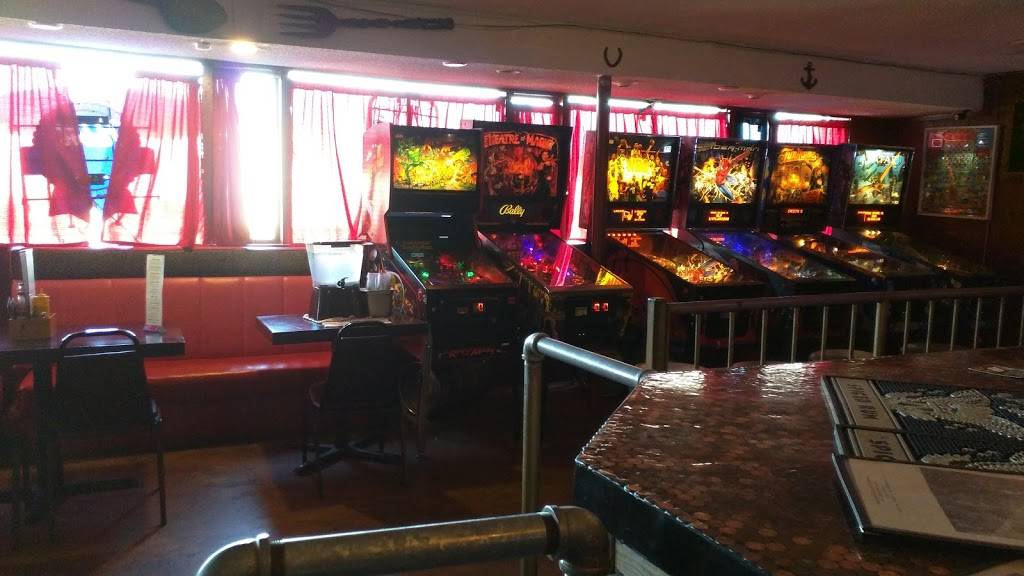 Lucky Liquor | restaurant | south 98168, 10325 E Marginal Way S, Tukwila, WA 98168, USA | 2066734081 OR +1 206-673-4081