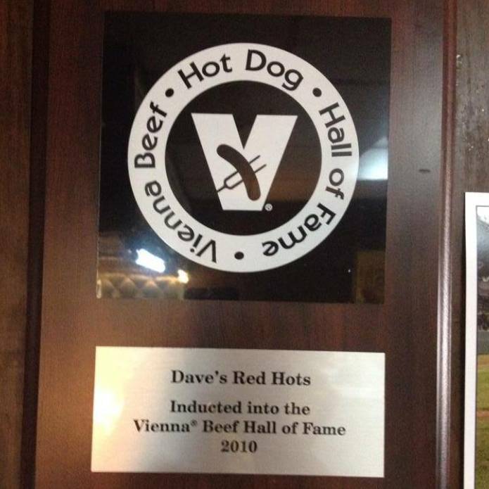 Daves Red Hots | restaurant | 3422 Roosevelt Rd, Chicago, IL 60624, USA | 7737229935 OR +1 773-722-9935