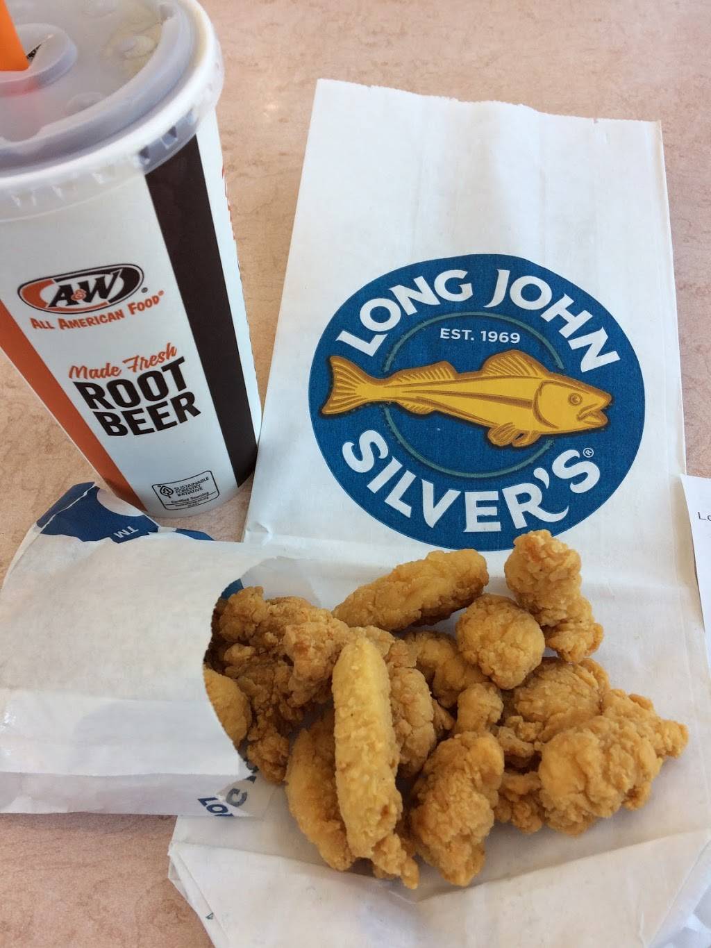 Long John Silvers | restaurant | 116 E Broadway St, Newport, TN 37821, USA | 4236232212 OR +1 423-623-2212