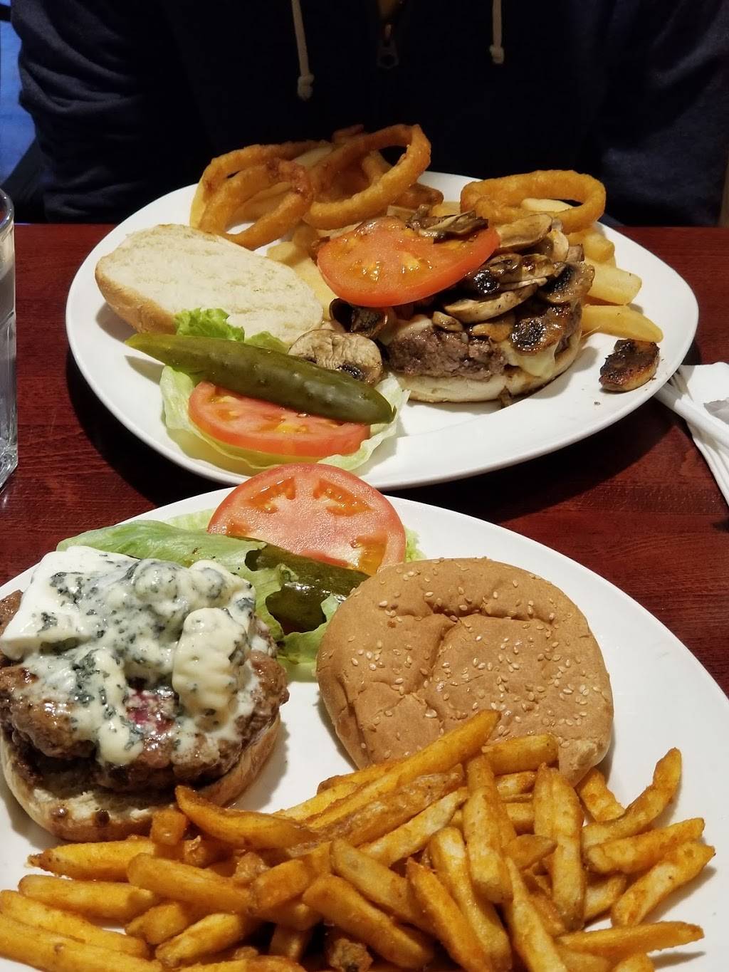 American Burgers | restaurant | 326A Sunrise Hwy, Rockville Centre, NY 11570, USA | 5167662227 OR +1 516-766-2227