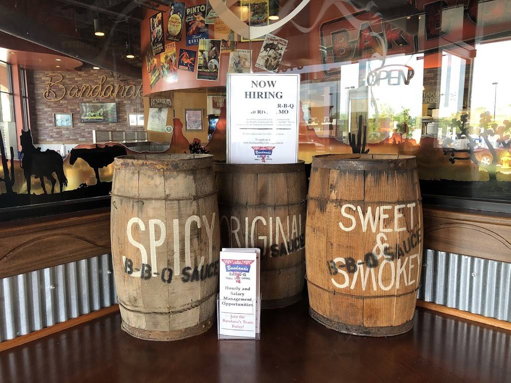 Bandanas Bar-B-Q | restaurant | 6163 Mid Rivers Mall Dr, St Peters, MO 63304, USA | 6369289999 OR +1 636-928-9999
