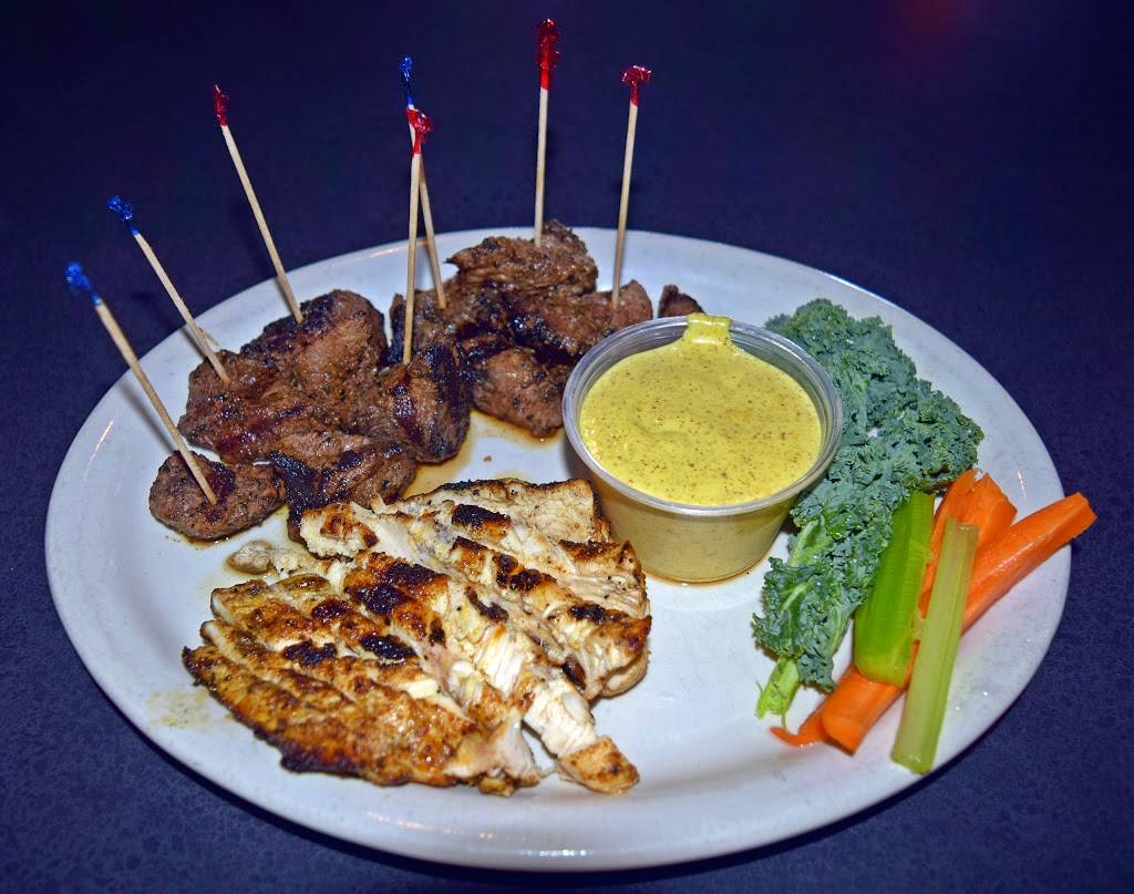 Hoops Sports & Spirits | restaurant | 2705 Lapeer Rd, Auburn Hills, MI 48326, USA | 2483734744 OR +1 248-373-4744