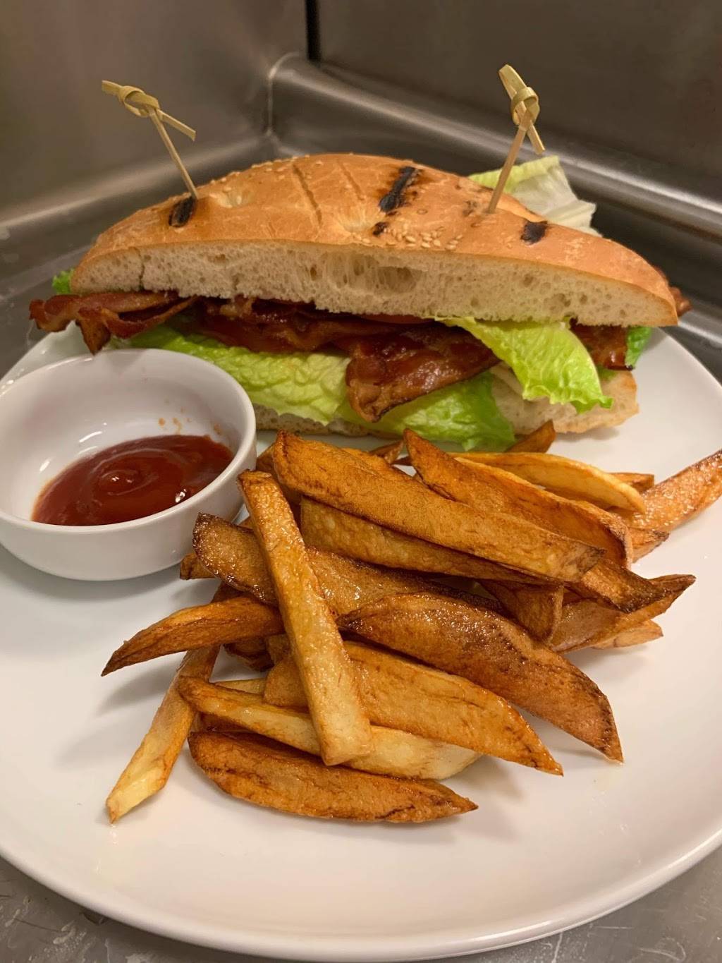 Arcadia Euro Bistro | restaurant | 7165 N Milwaukee Ave, Niles, IL 60714, USA | 8474107788 OR +1 847-410-7788