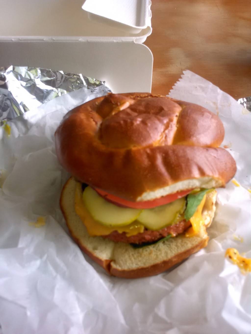 DAngelos | restaurant | 1305 Columbus Ave, Bay City, MI 48708, USA | 9898947117 OR +1 989-894-7117