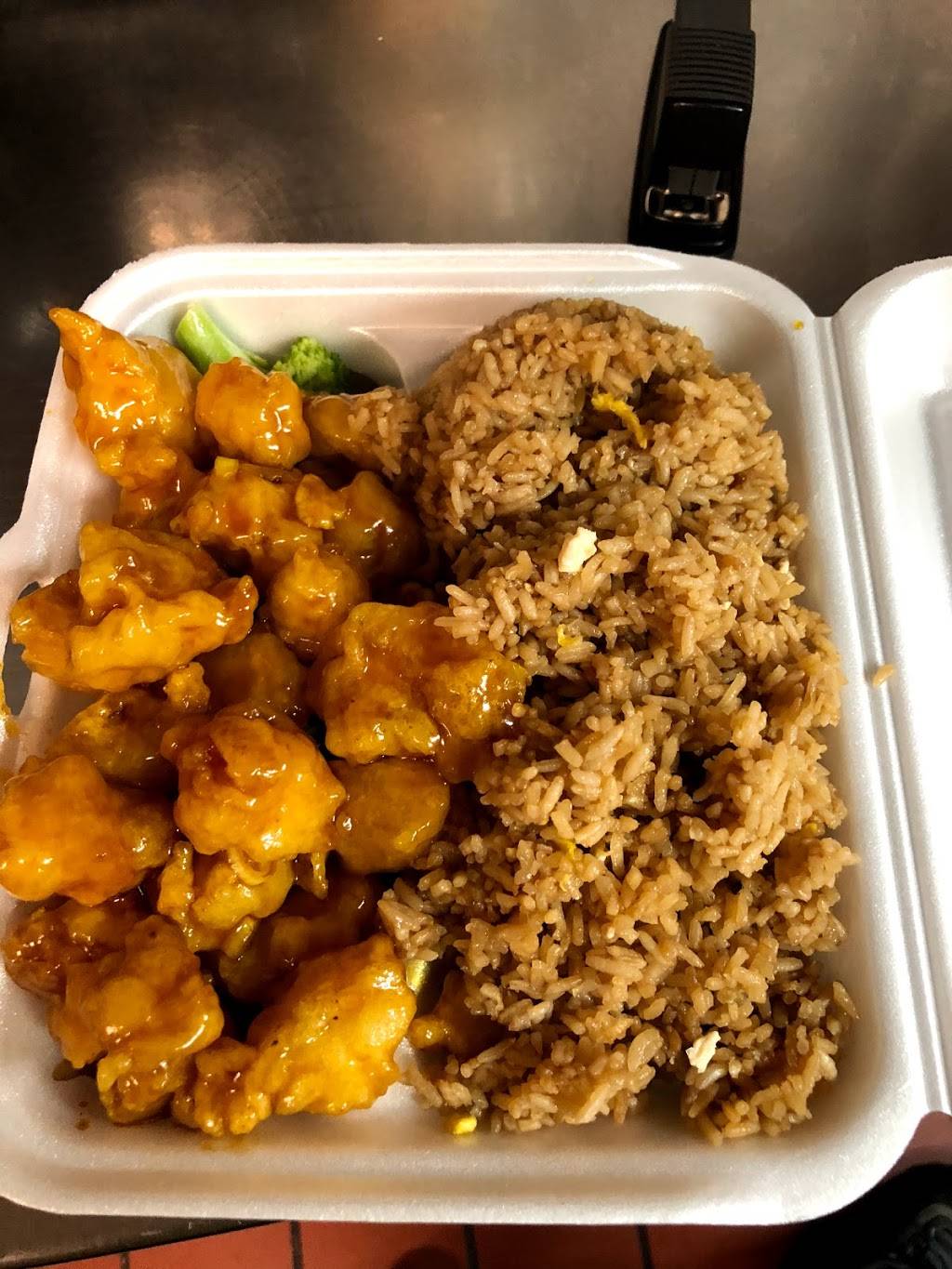 China King | restaurant | 2359 S Main St, Harrisonburg, VA 22801, USA | 5404332657 OR +1 540-433-2657