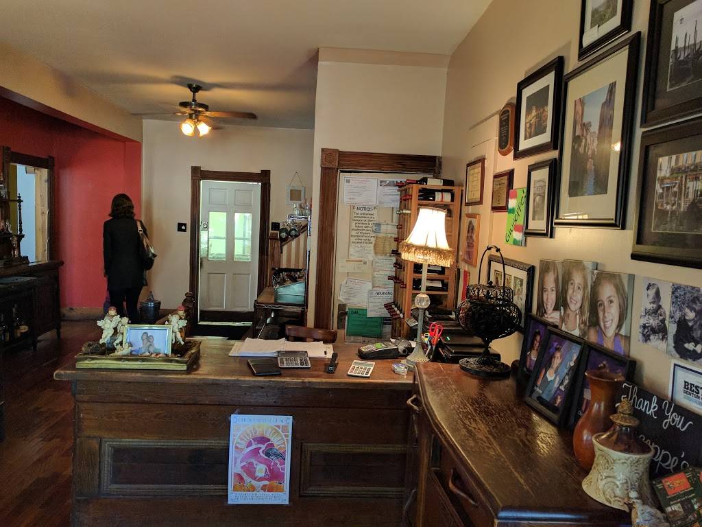 Giuseppe’s Italian Restaurant | restaurant | 6921, 821 N Locust St, Denton, TX 76201, USA | 9403812712 OR +1 940-381-2712