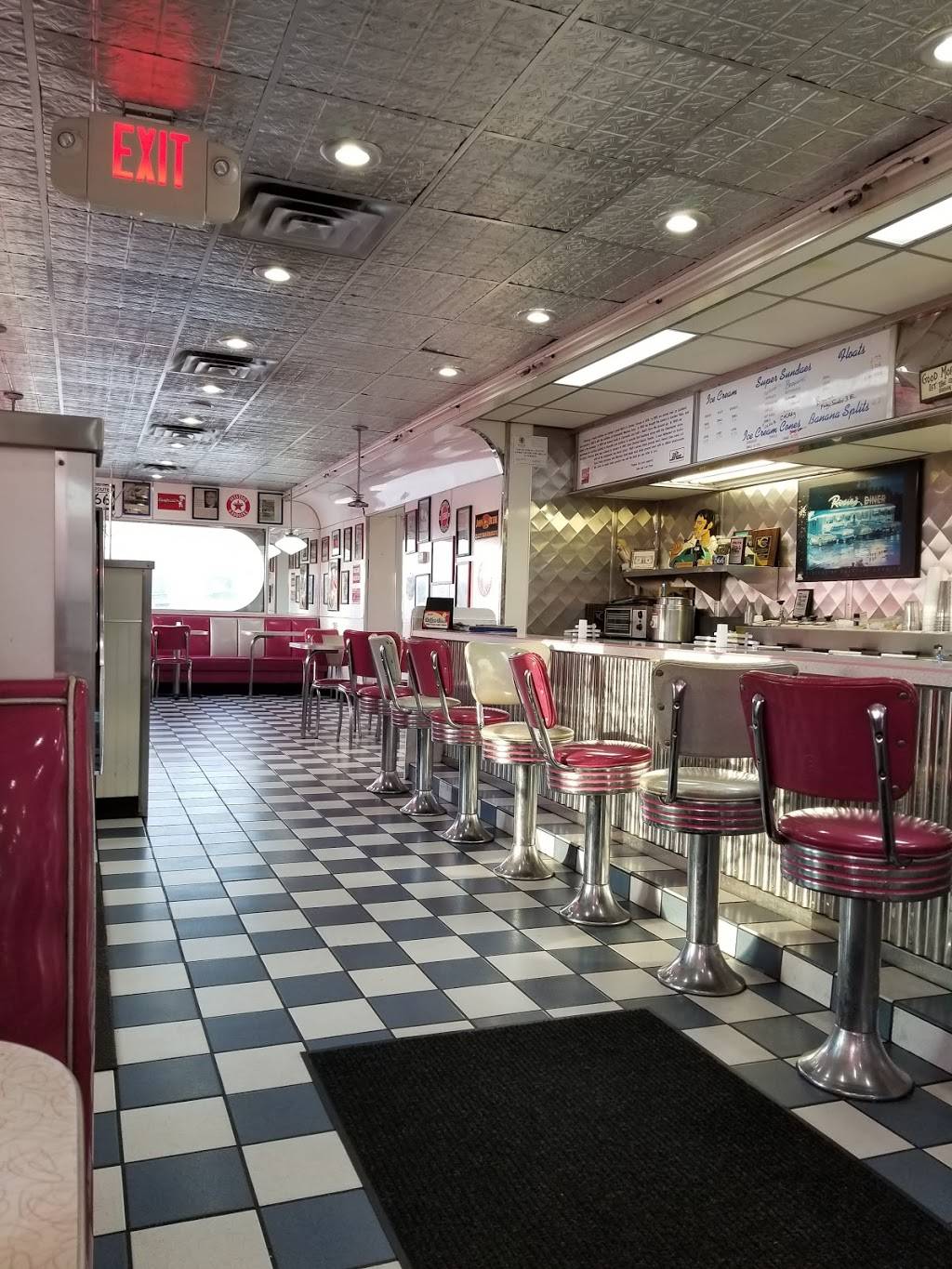 Walts Classics | restaurant | 8788 W McCormick Ave, Wichita, KS 67209, USA | 3167297988 OR +1 316-729-7988