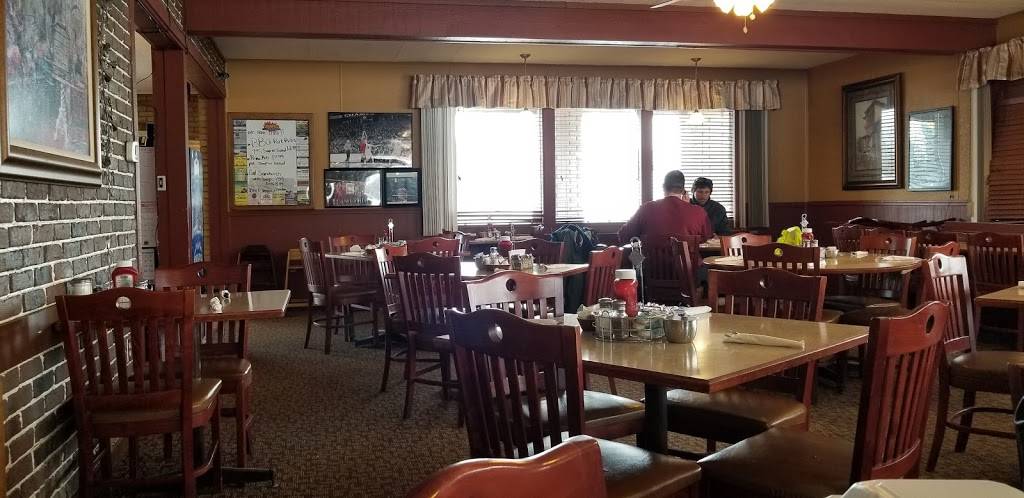 Thorpedo Restaurant | restaurant | 102 W Hill St, Thorp, WI 54771, USA | 7156695515 OR +1 715-669-5515