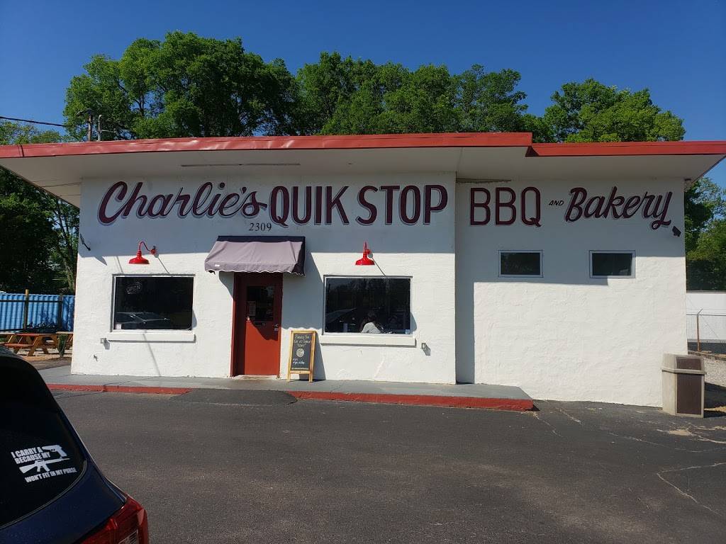Charlies BBQ & Bakery | restaurant | 2309 E Main St, Chattanooga, TN 37404, USA | 4235411500 OR +1 423-541-1500