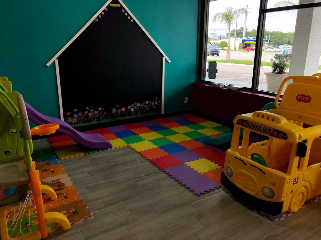 Frozen World | restaurant | 5108 15th St E #402, Bradenton, FL 34203, USA | 9412420498 OR +1 941-242-0498